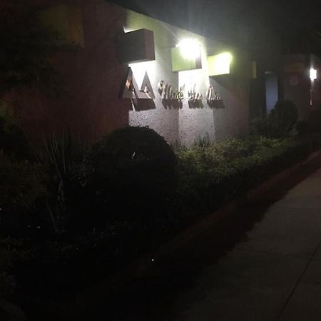 Motel Los Altos Tlaquepaque Exterior foto